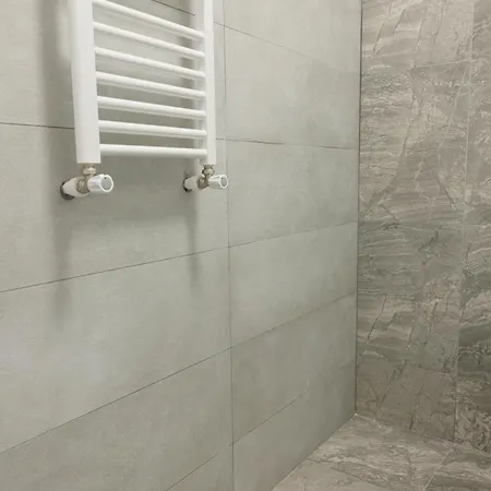 Rescossa Appartement Boekarest